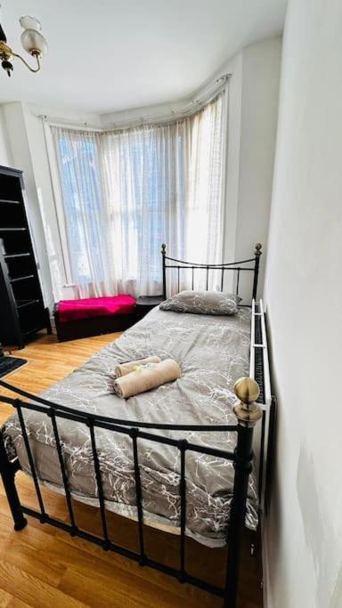 3 Bed House East London Home Dış mekan fotoğraf